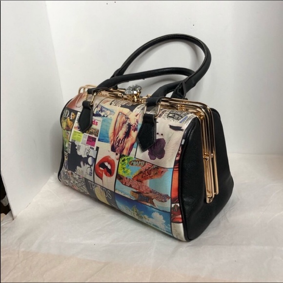 Adorable newsprint doctor bag - Picture 2 of 7